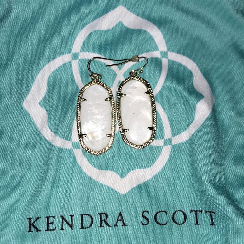 PERFECT White/Gold Kendra Scott